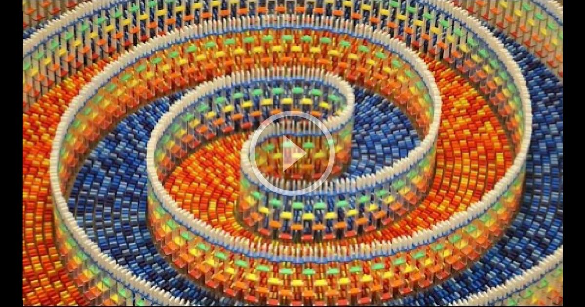 THE AMAZING TRIPLE SPIRAL (15,000 DOMINOES) | Amazingworld